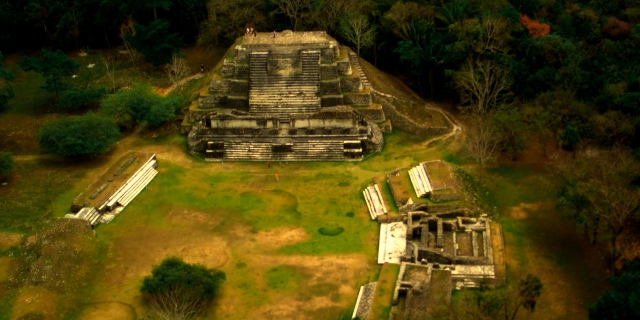 Belize_Archaeology_Maya_Temple_02-big (640x320)