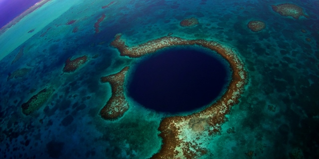 Belize_dive-site-the-blue-hole-01-big (640x320)